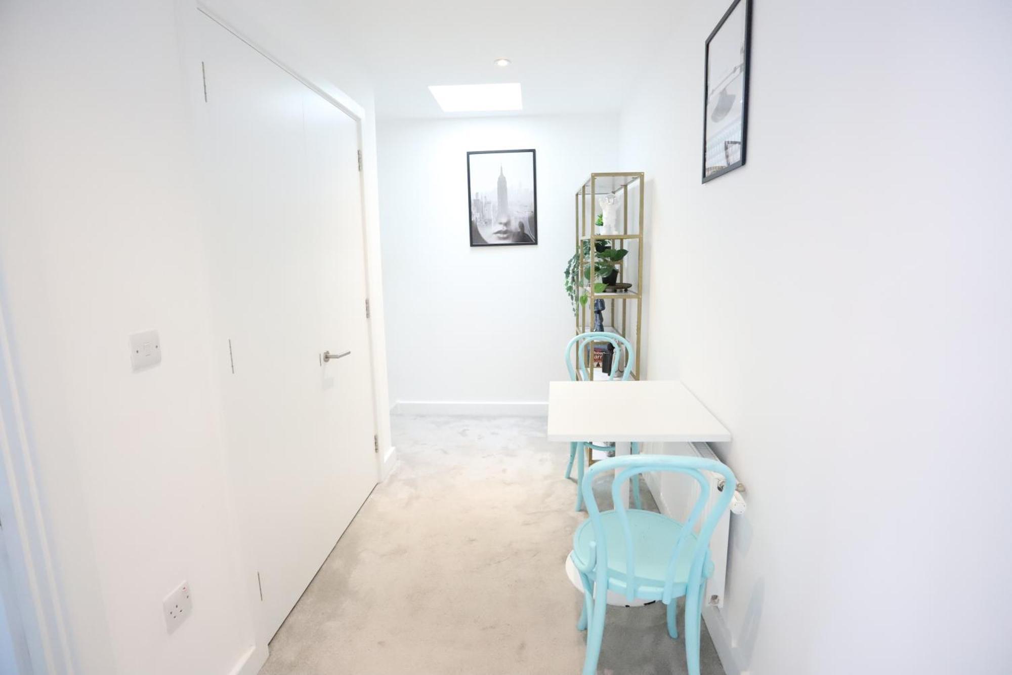 Spacious 3-Story Retreat With Rooftop Terrace And Modern Amenities London Luaran gambar