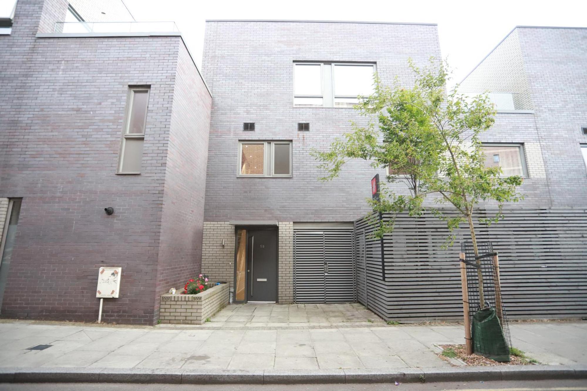 Spacious 3-Story Retreat With Rooftop Terrace And Modern Amenities London Luaran gambar