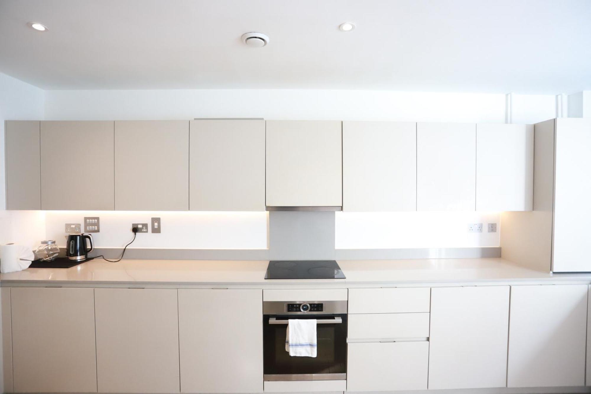 Spacious 3-Story Retreat With Rooftop Terrace And Modern Amenities London Luaran gambar