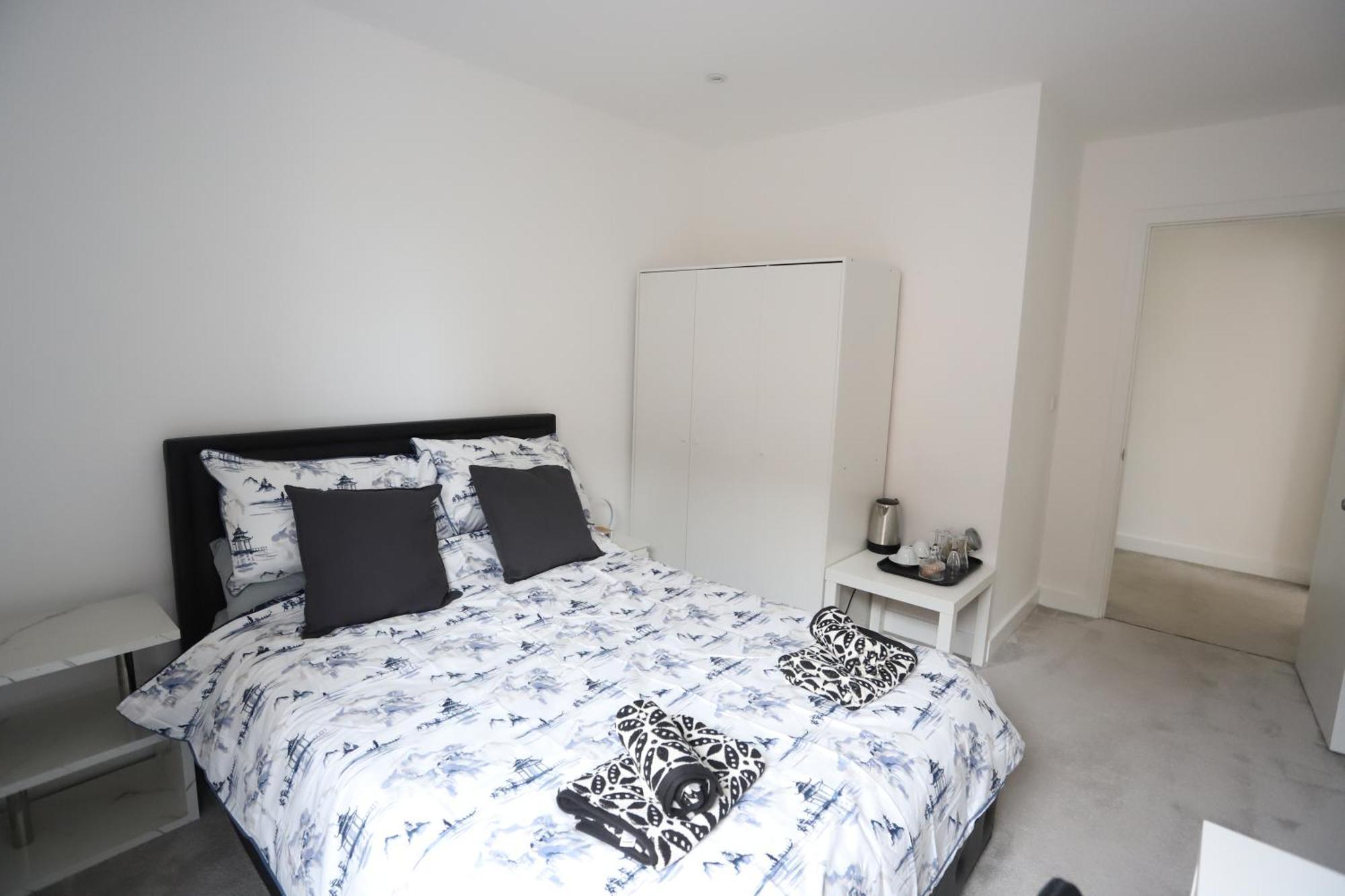 Spacious 3-Story Retreat With Rooftop Terrace And Modern Amenities London Luaran gambar