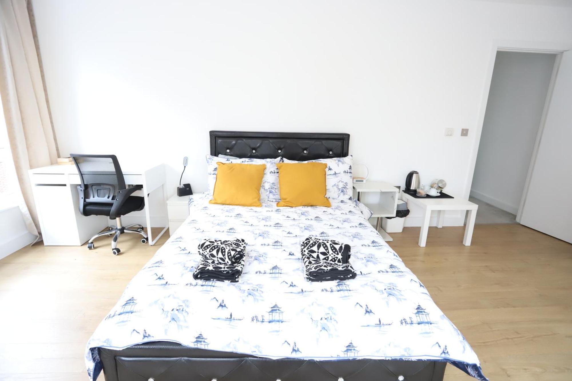 Spacious 3-Story Retreat With Rooftop Terrace And Modern Amenities London Luaran gambar