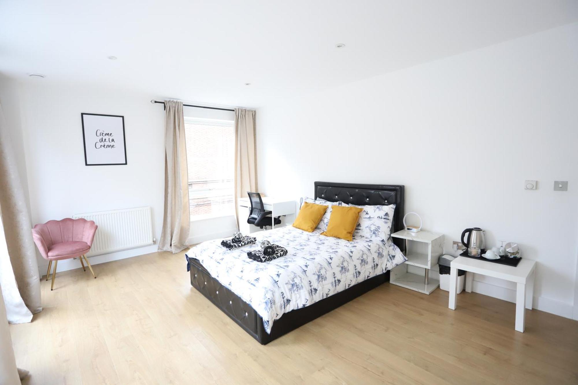 Spacious 3-Story Retreat With Rooftop Terrace And Modern Amenities London Luaran gambar