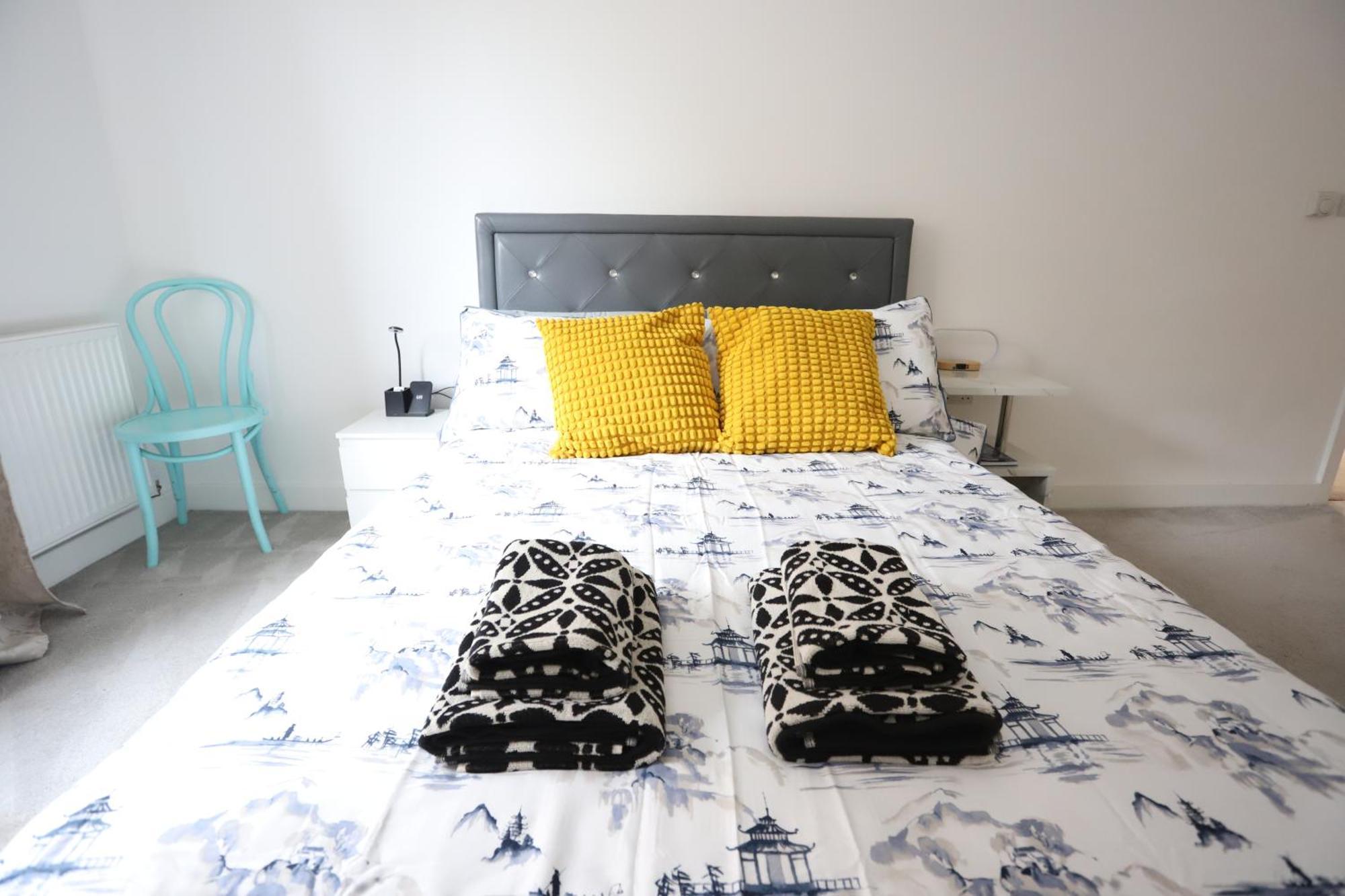 Spacious 3-Story Retreat With Rooftop Terrace And Modern Amenities London Luaran gambar