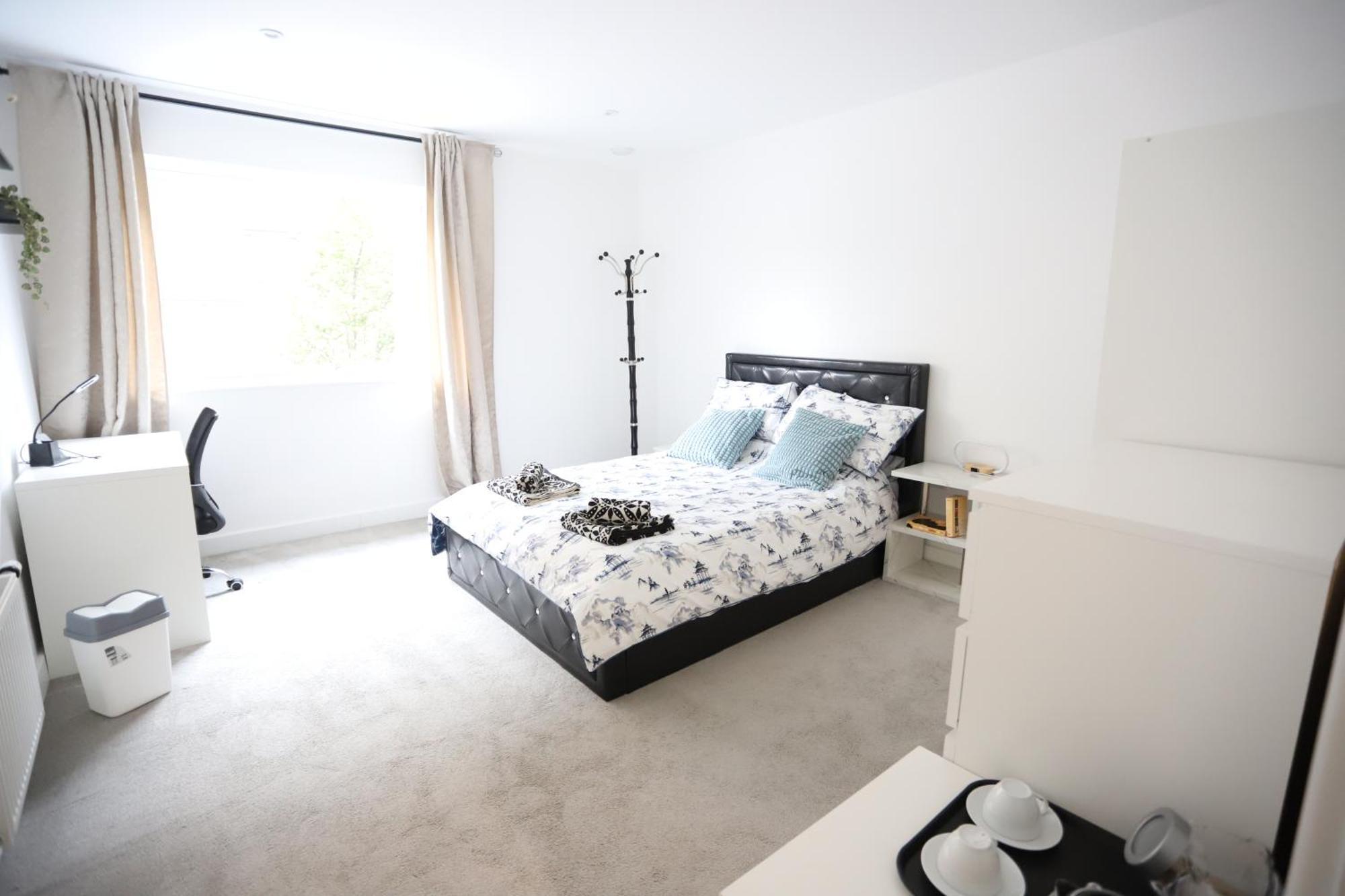 Spacious 3-Story Retreat With Rooftop Terrace And Modern Amenities London Luaran gambar