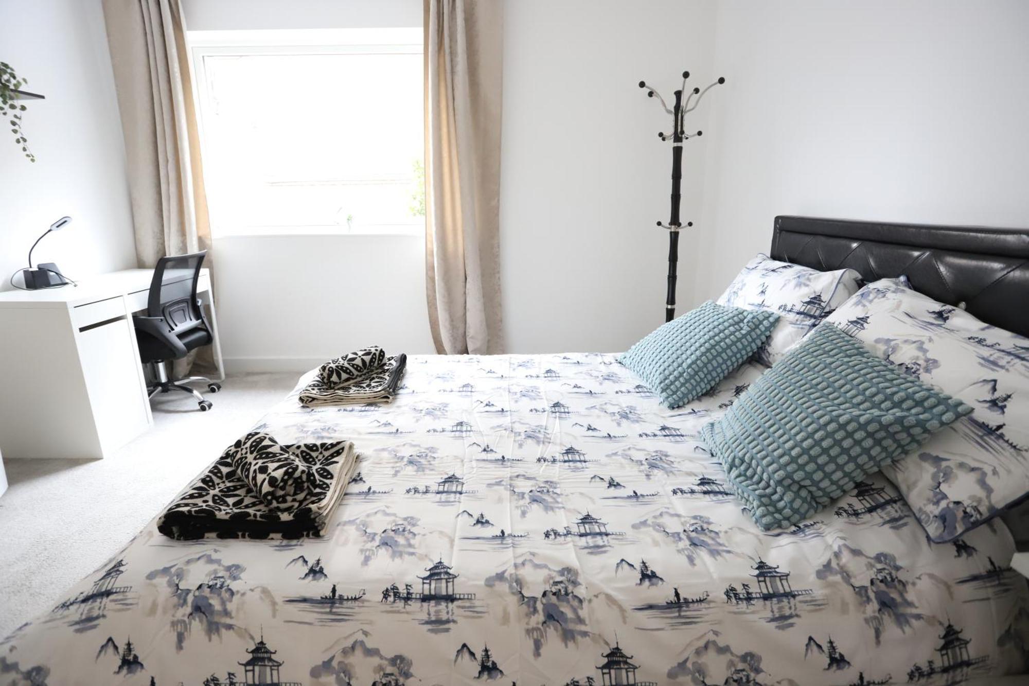 Spacious 3-Story Retreat With Rooftop Terrace And Modern Amenities London Luaran gambar